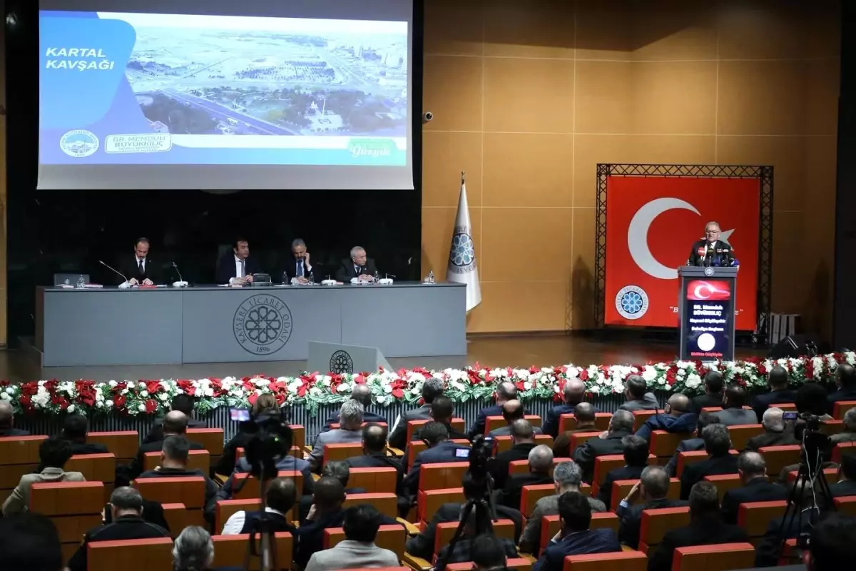 Kayseri Büyükşehir Belediye Başkanı ve Adayı Memduh Büyükkılıç, yeni dönemde hayata geçirecekleri 14 projeyi açıkladı