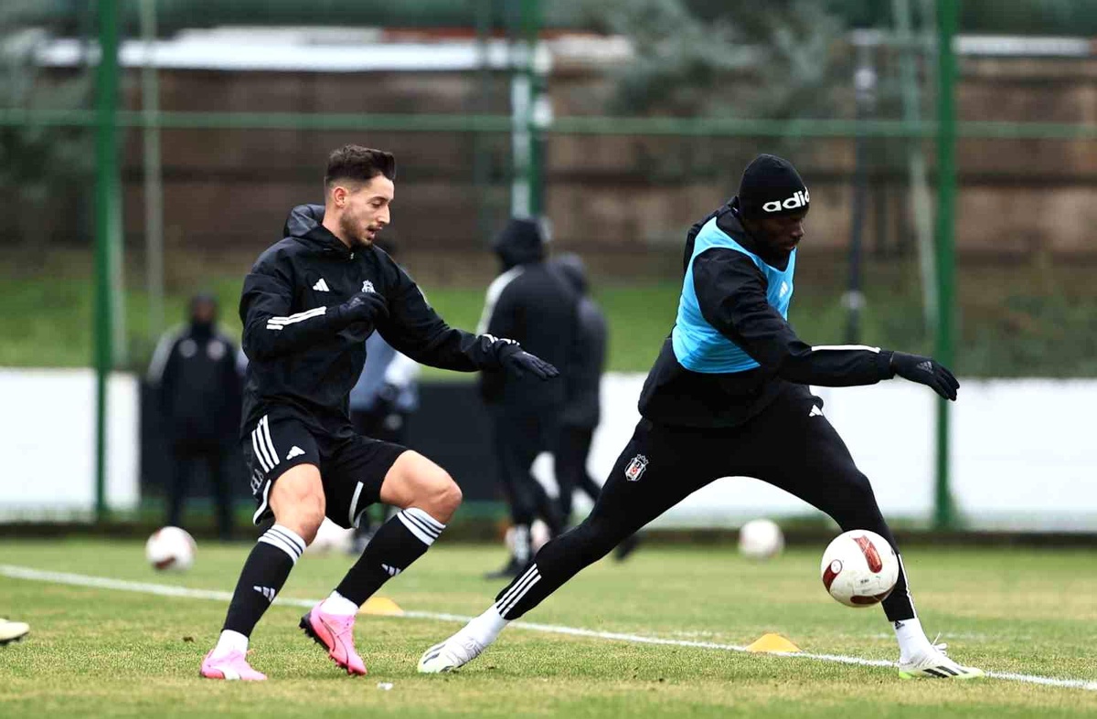 Beşiktaş, Trabzonspor maçı hazırlıklarına antrenmanla devam etti