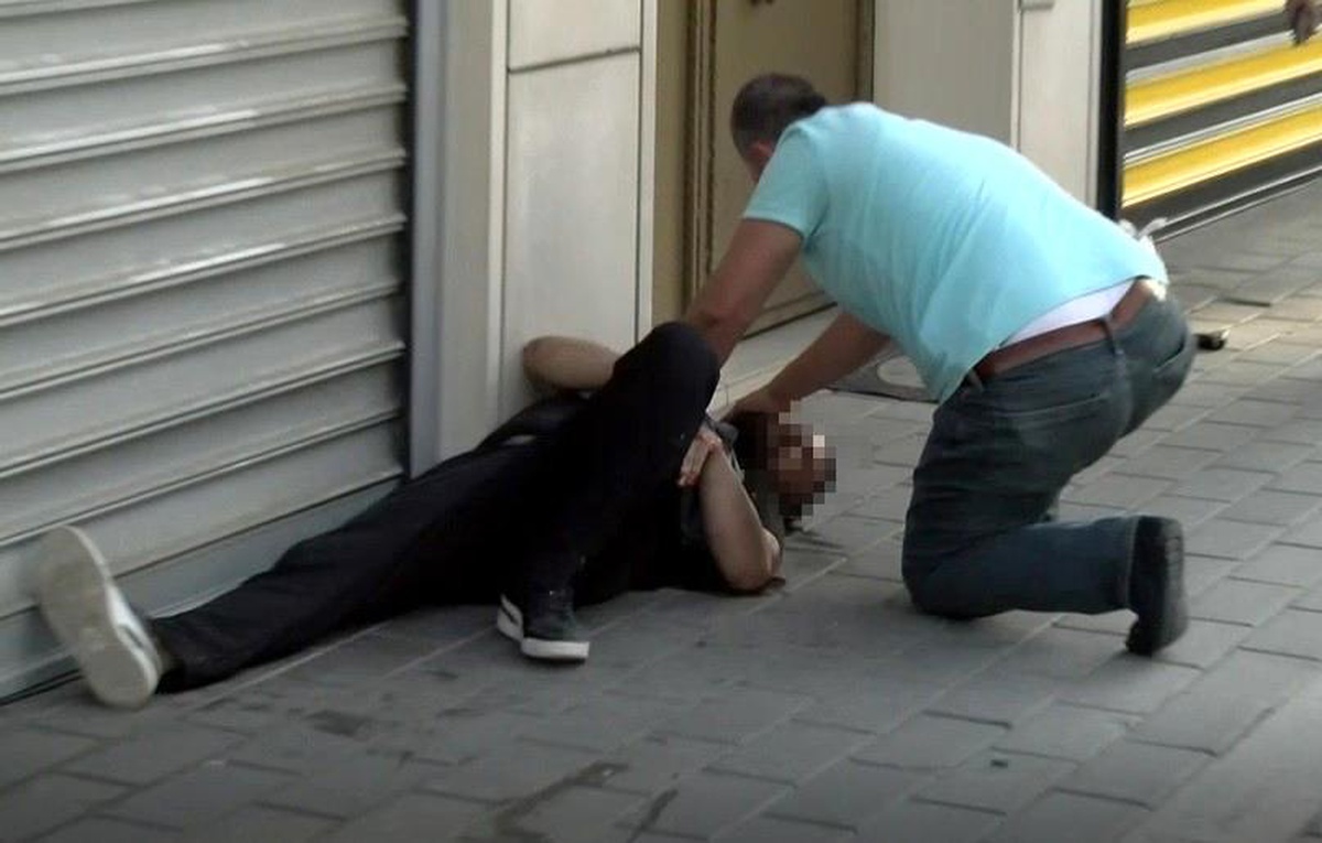 Bursa\'da kadının başına silah dayayıp rehin alan şahsı etkisiz hale getiren komiser beraat etti