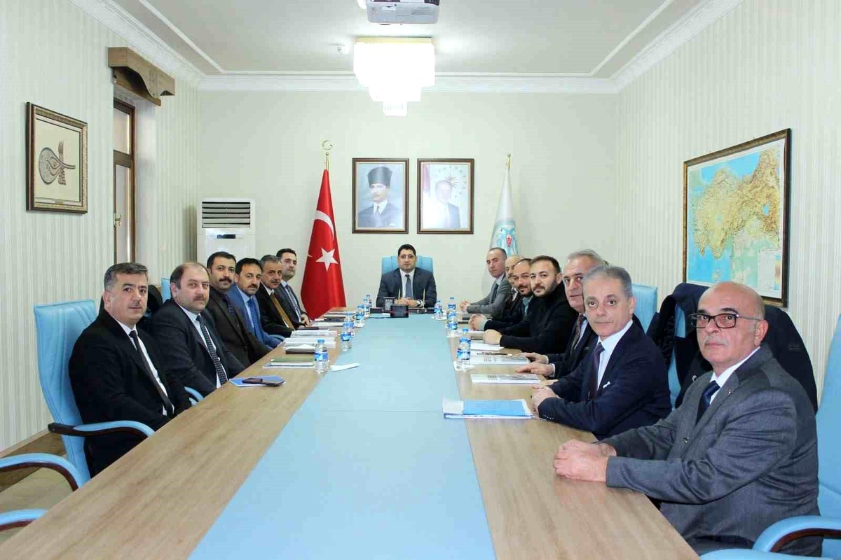 Erzincan\'da Cumhuriyetin 100. Yılında Yerel Dinamikleri Harekete Geçirme Çalıştayı Komisyonu İlk Toplantısını Gerçekleştirdi