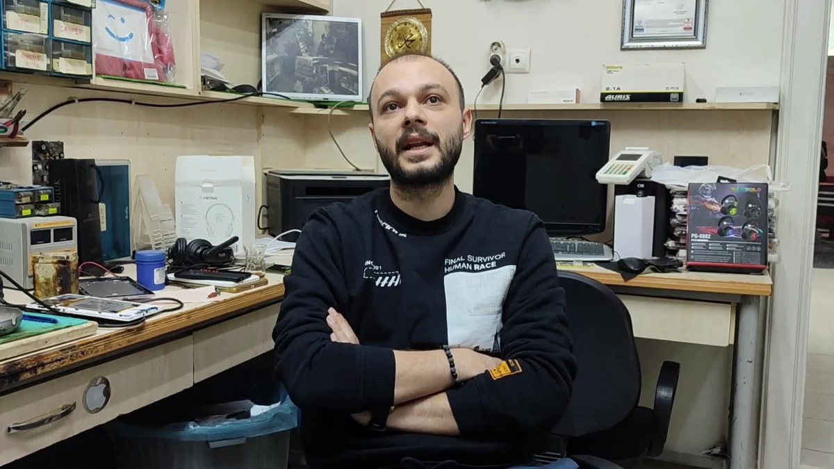 Elazığ\'da cep telefonu satışlarında taksit imkanı olmaması nedeniyle ikinci el telefonlar tercih ediliyor