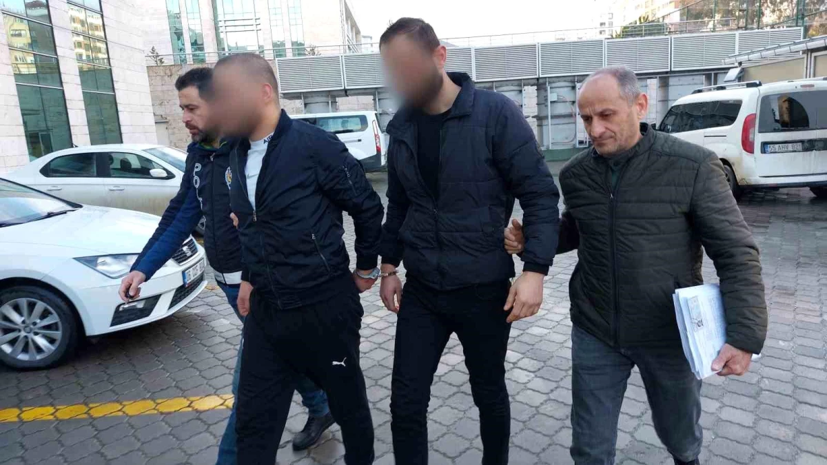 Samsun\'da bir kişiyi darp edip cep telefonunu gasp ettikleri iddia edilen 2 kişi yakalandı