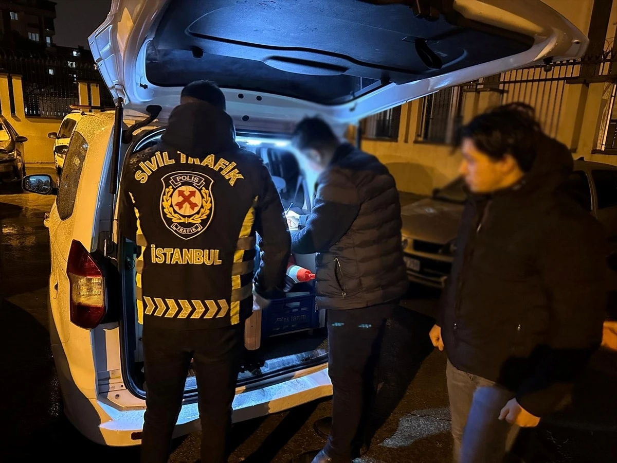 Sancaktepe\'de Konvoy Yapan Sürücüler Halay Çekerken Yakalandı