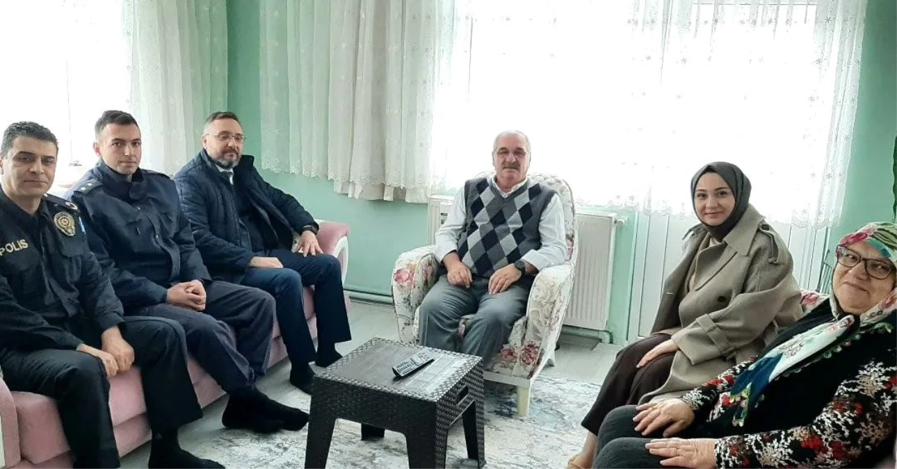 Pınarhisar Kaymakamı gazileri evlerinde ziyaret etti