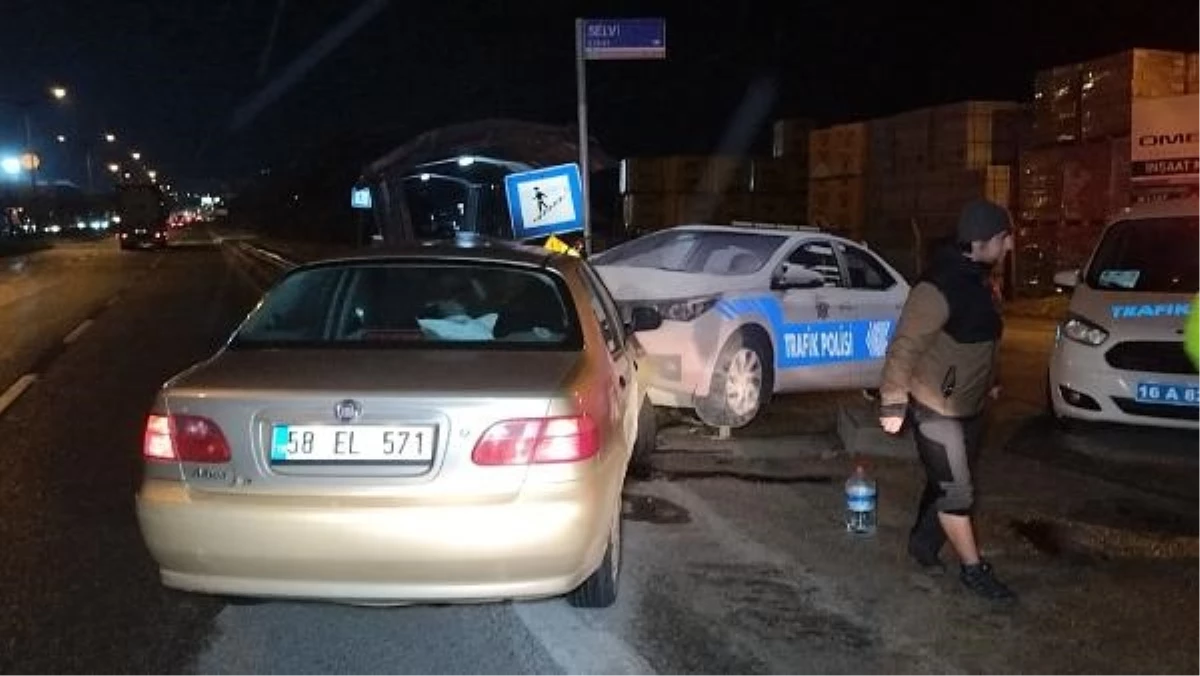 Orhangazi\'de otomobil maket polis aracına çarptı: 2 yaralı