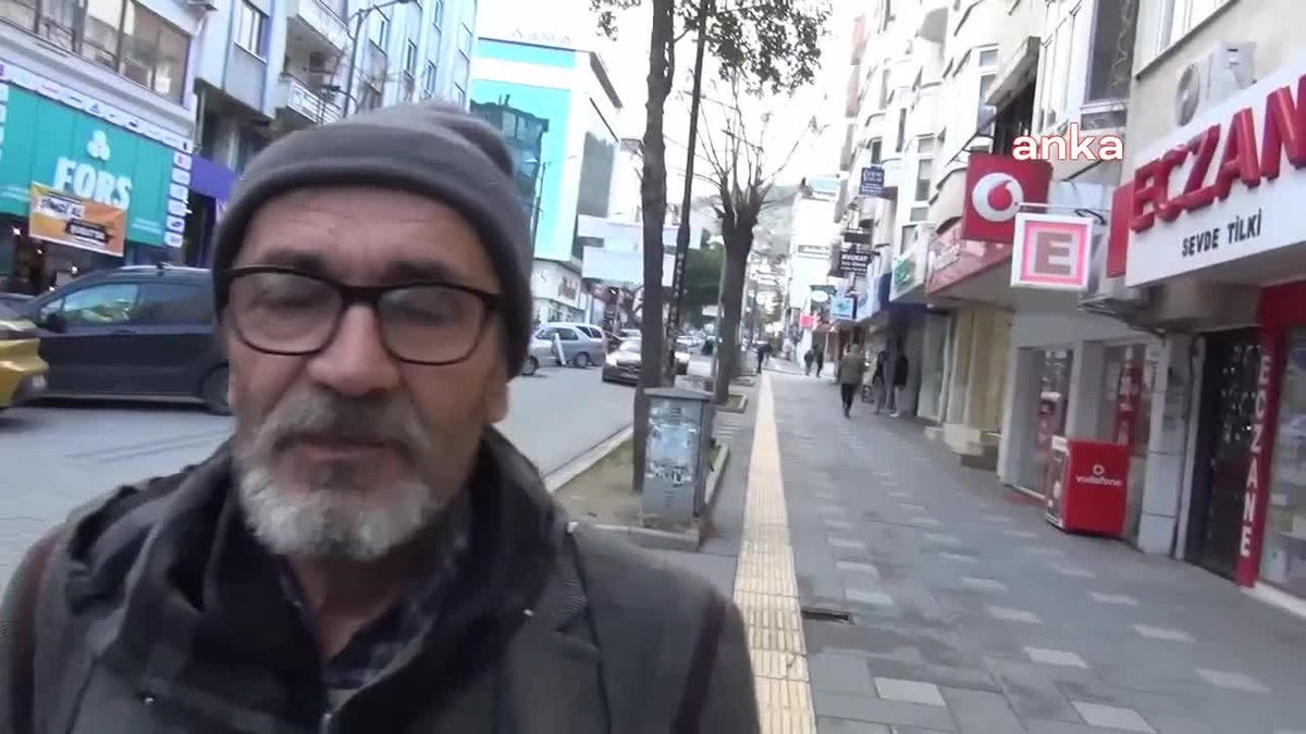 Soma\'da emekliler maaşlara ve \'Emekliler Yılı\'na tepki gösterdi