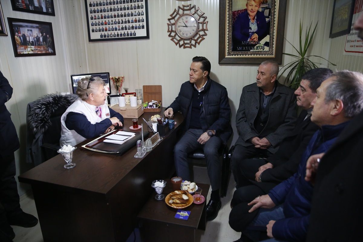 Nebi Hatipoğlu, Yeşiltepe Mahallesi\'nde vatandaşların ihtiyaç ve isteklerini dinledi