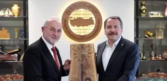 OMÜ Rektörü Prof. Dr. Yavuz Ünal, Memur-Sen Genel Başkanı Ali Yalçın'ı ziyaret etti