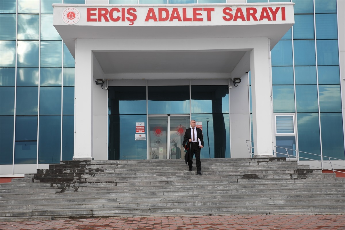 10 Yıl Şoförlük Yaptığı Adliyede Avukatlık Yapıyor