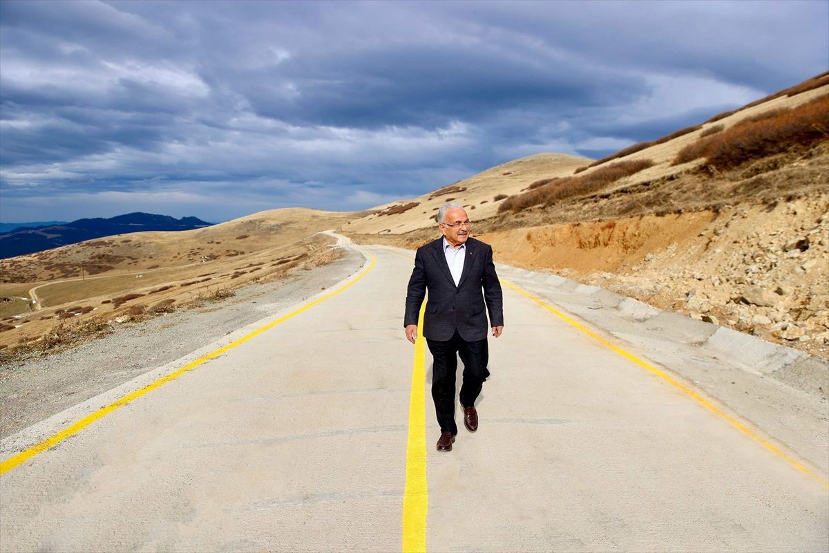 Ordu Büyükşehir Belediyesi 5 yılda 2 bin 120 kilometre yol çalışması gerçekleştirdi