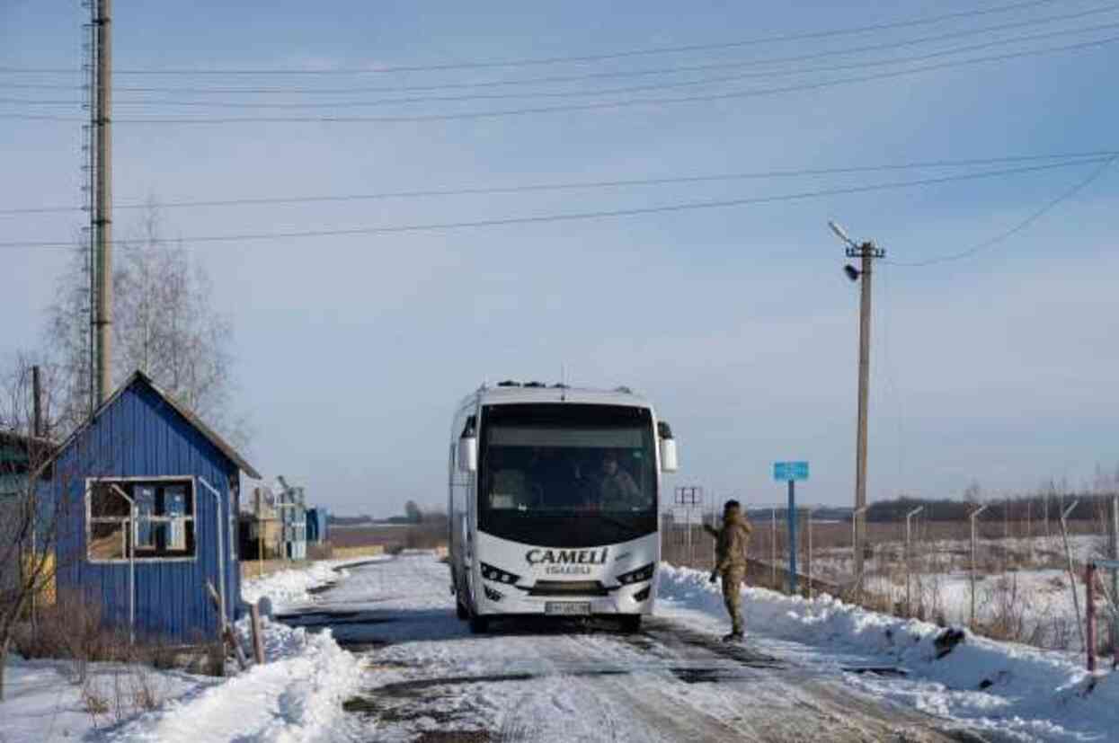 Rusya ve Ukrayna arasında ilk esir takası gerçekleşti Rusya ve Ukrayna arasında ilk esir takası gerçekleşti