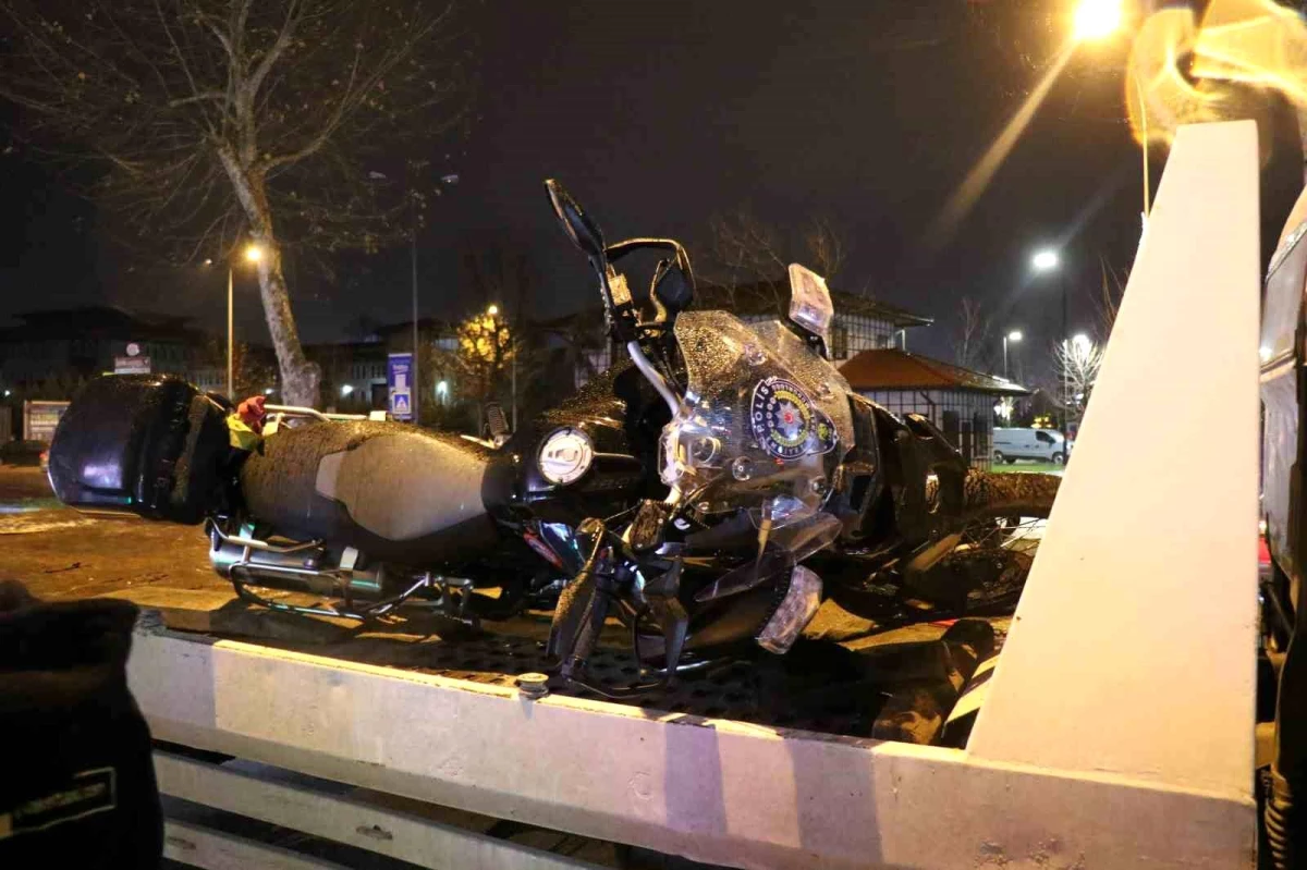 Adapazarı\'nda Motosiklet Kazası: Yunus Polisi Yaralandı