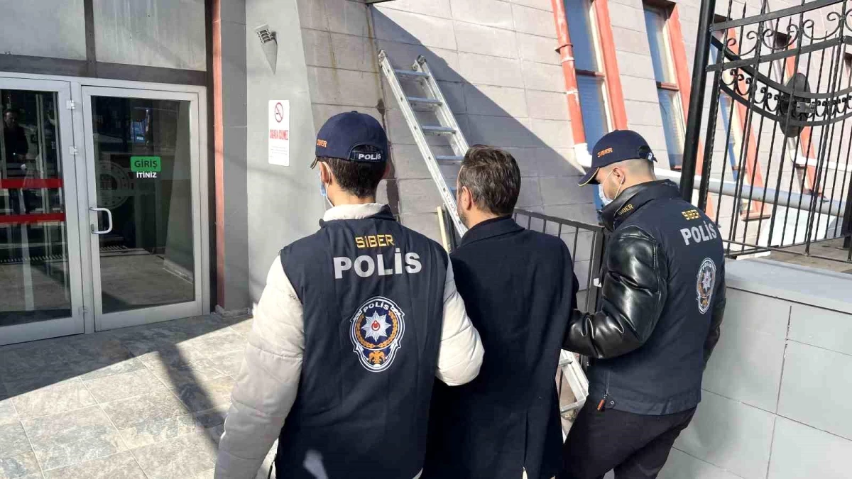 İçişleri Bakanlığı tarafından gerçekleştirilen \'Sibergöz-20\' operasyonunda Eskişehir\'de yakalanan 1 şüpheli adliyeye sevk edildi