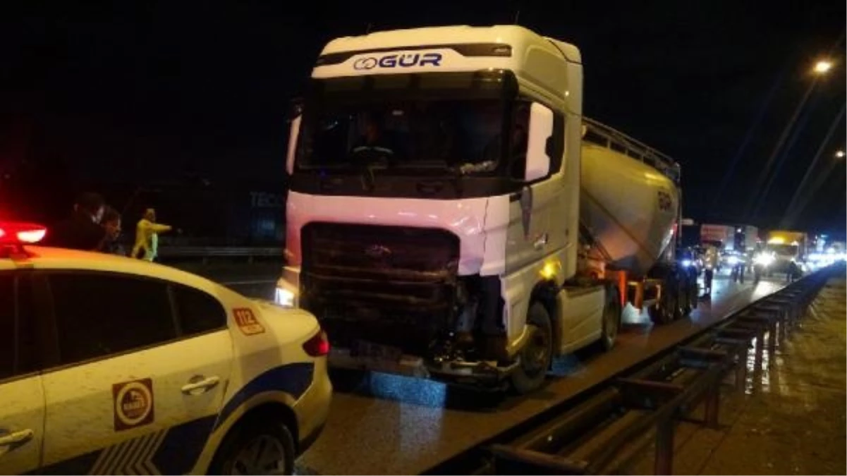 Gebze\'de tanker ile otomobil çarpıştı: 2 kişi ağır yaralandı