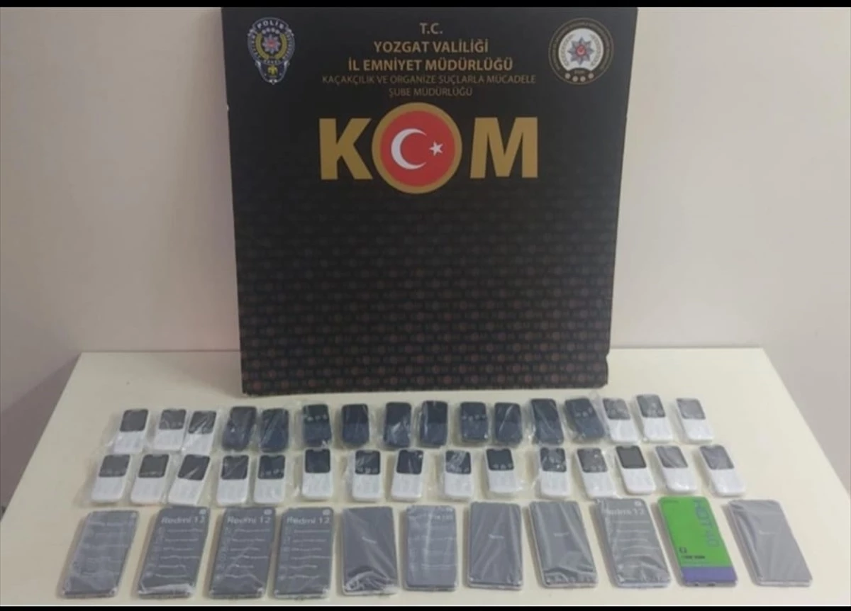 Yozgat\'ta Kaçakçılık Operasyonu: 410 Bin Boş Makaron, 247 Kilogram Kaçak Tütün ve 42 Kaçak Cep Telefonu Ele Geçirildi