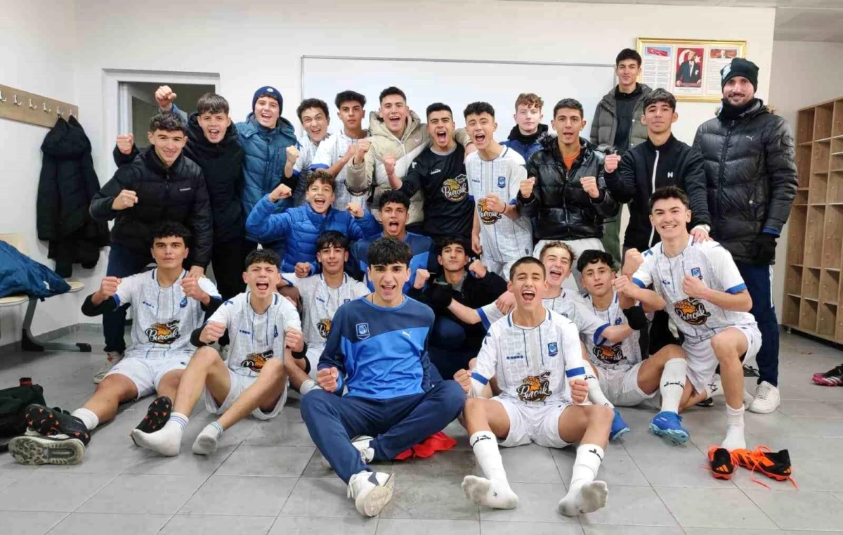 Yunusemre Belediyespor U16 Futbol Takımı Türkiye Şampiyonası\'na katılmaya hak kazandı