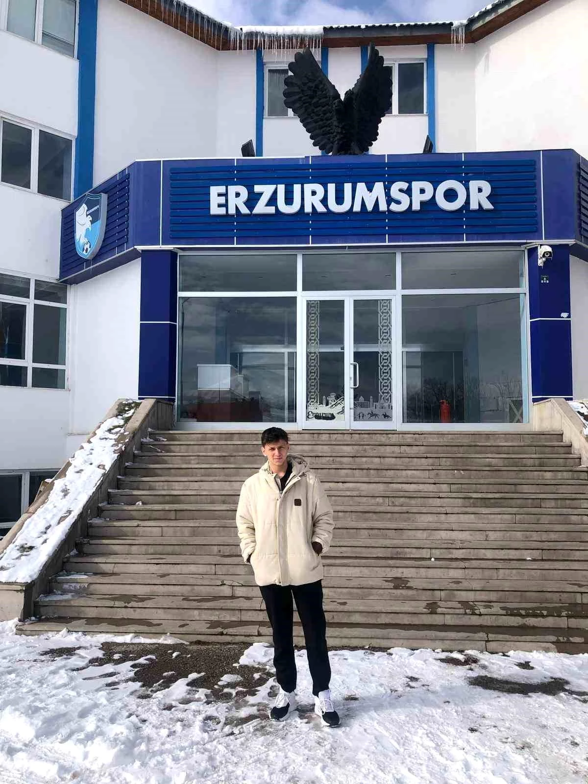 Zonguldaklı 15 yaşındaki futbolcu Emir Derin, Erzurumspor\'a transfer oldu