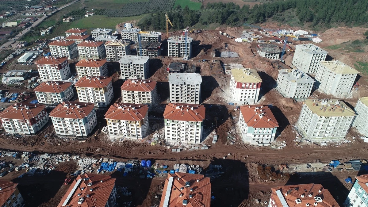 Osmaniye\'de Depremzedelerin Yeni Evleri İçin Çalışmalar Hızla Devam Ediyor