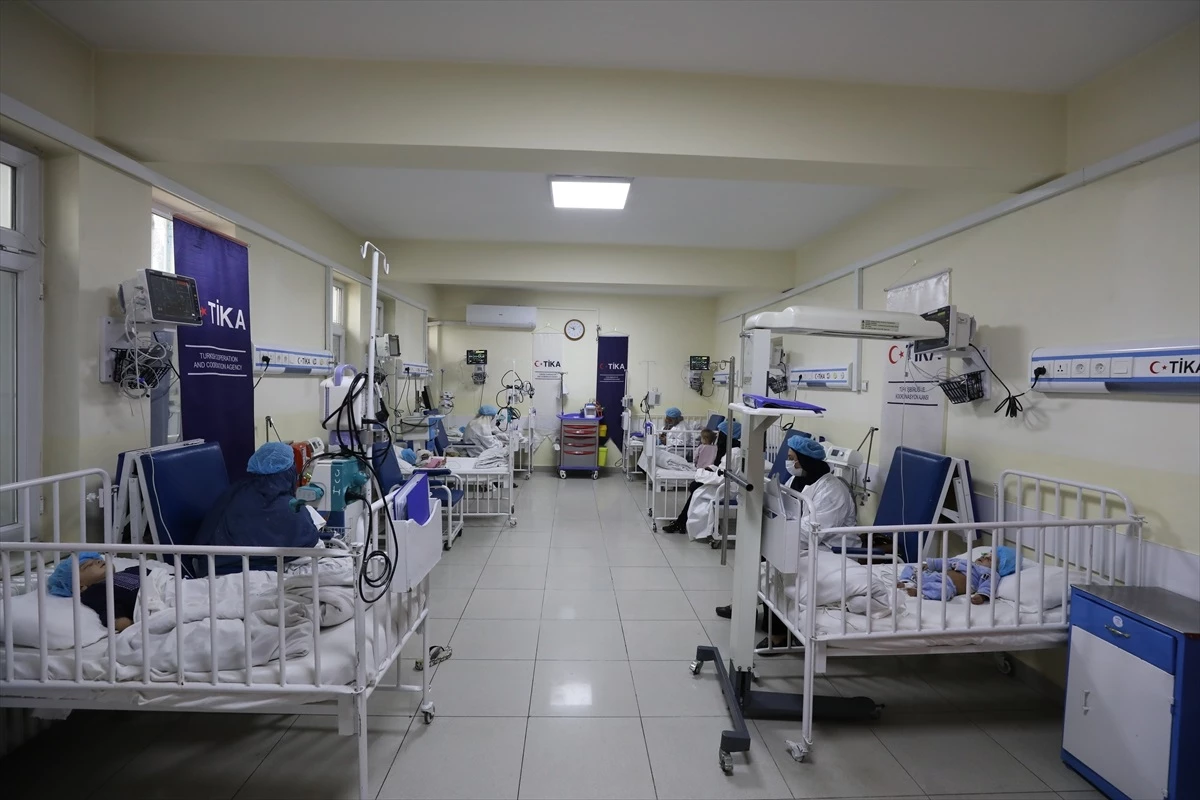 TİKA, Afganistan\'daki Atatürk Çocuk Hastanesine tıbbi malzeme desteği sağladı