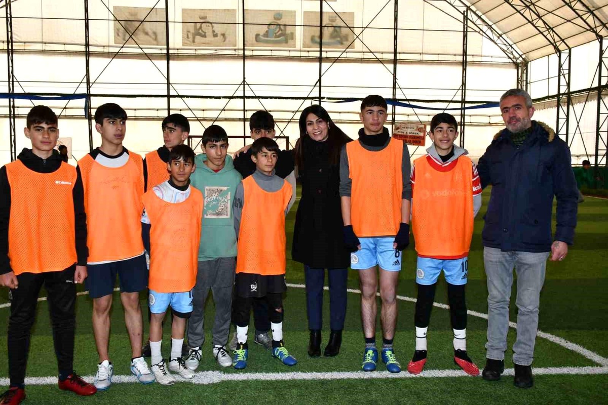 Doğubayazıt\'ta ara tatilde futbol turnuvası düzenlendi