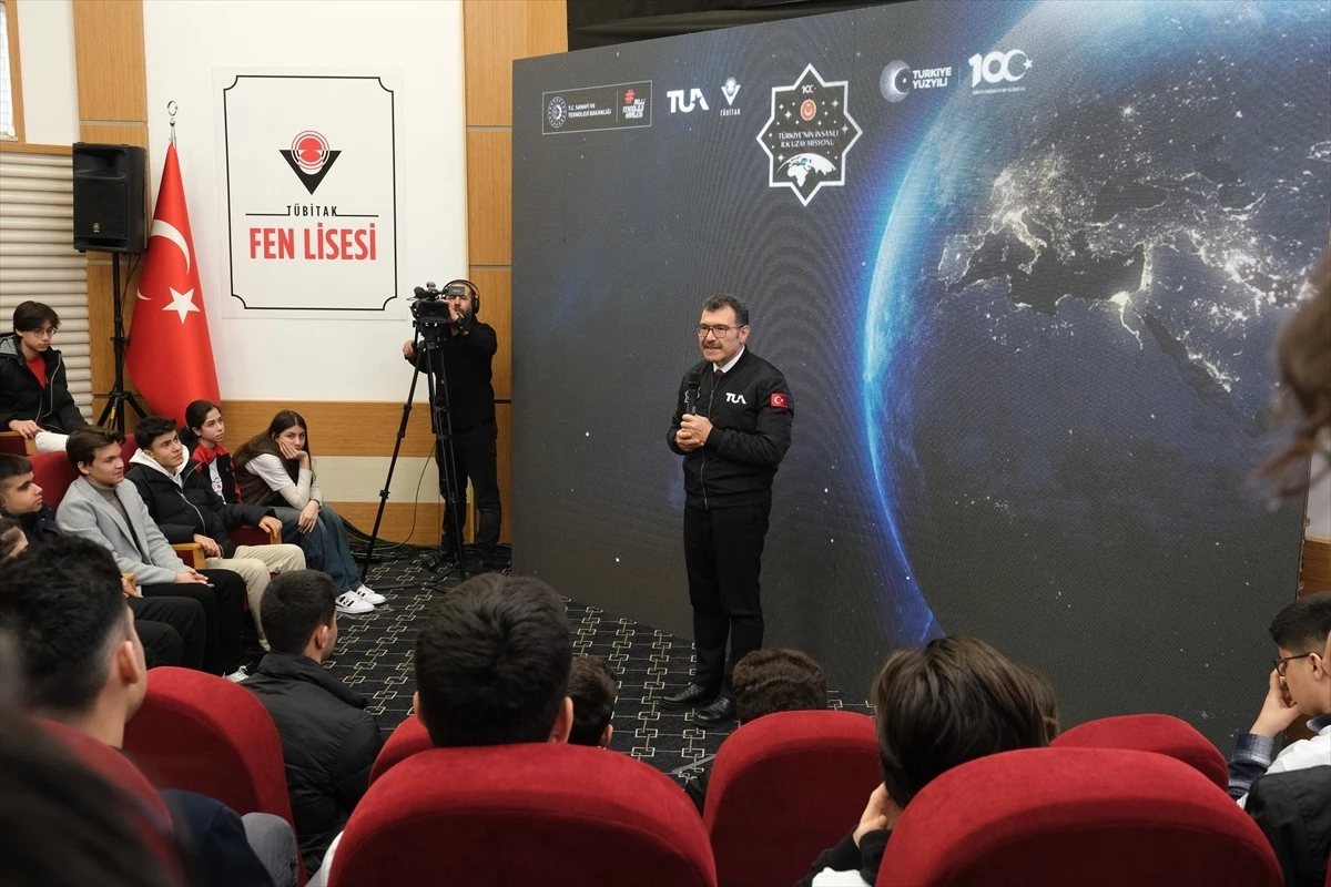 Türkiye\'nin ilk astronotu Alper Gezeravcı, astronot özelliklerini anlattı