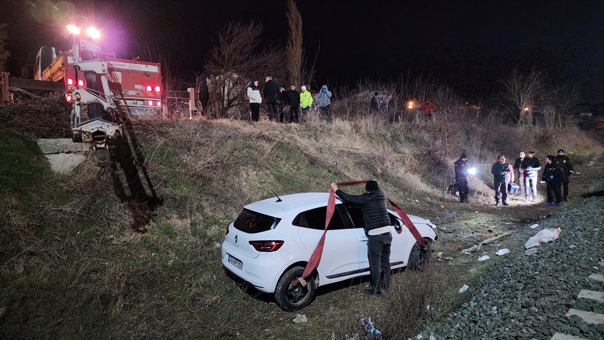 Suluova\'da Kaçan Otomobilde Uyuşturucu Ele Geçirildi, 2 Şüpheli Gözaltına Alındı