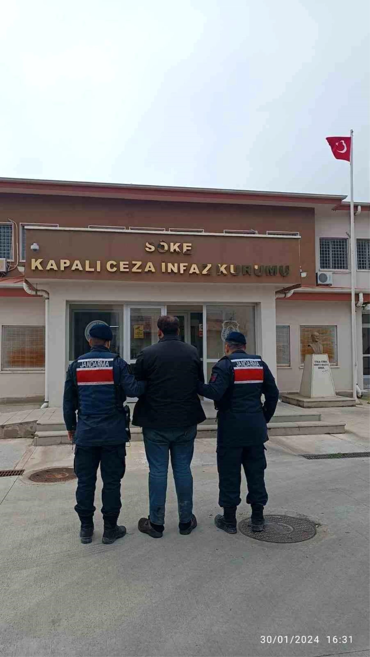 Aydın İl Jandarma Komutanlığı Tarafından Aranan 7 Kişi Yakalandı