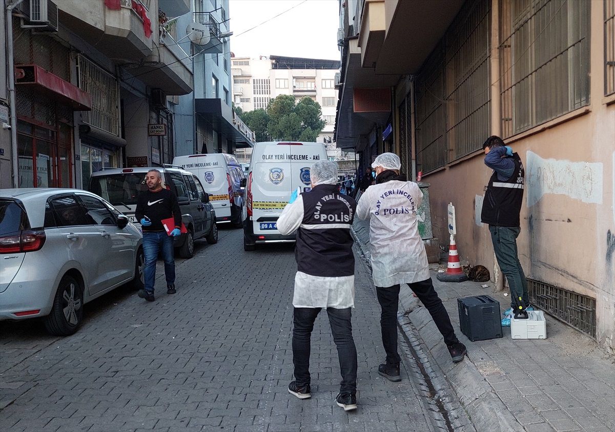 Aydın\'ın Efeler ilçesinde bir kadın evinde öldürülmüş halde bulundu
