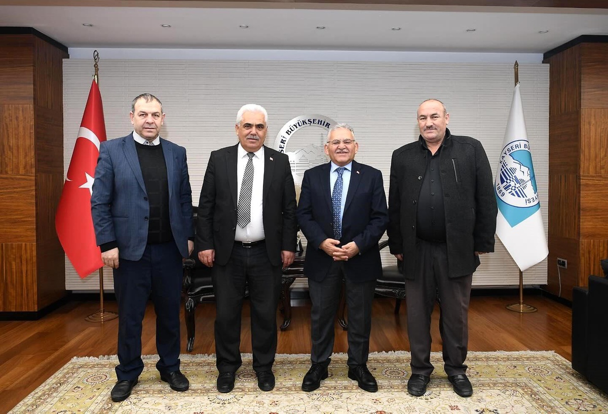 Kayseri Büyükşehir Belediye Başkanı Dr. Memduh Büyükkılıç, Kayseri Özel Halk Otobüsçüleri Odası Başkanı Hayrullah Şahin ve oda yönetimi ve beraberindeki heyeti kabul etti