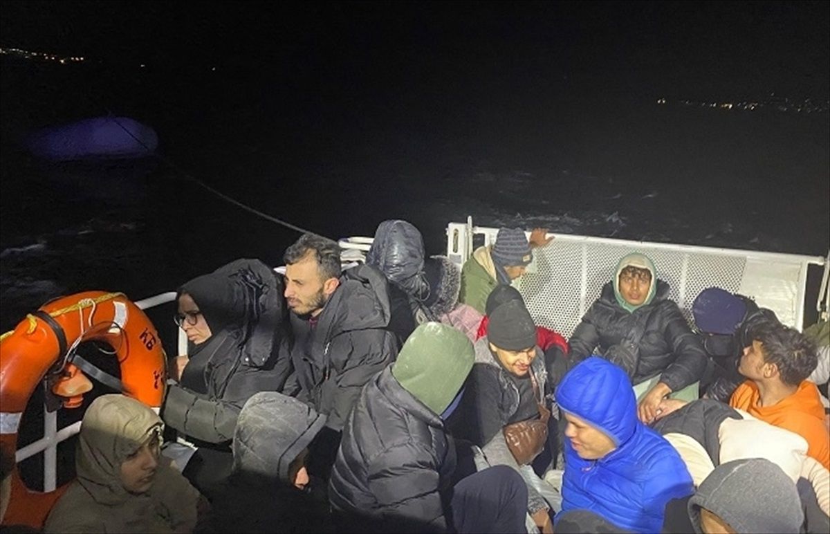 Bodrum açıklarında 54 düzensiz göçmen yakalandı, 15 göçmen kurtarıldı