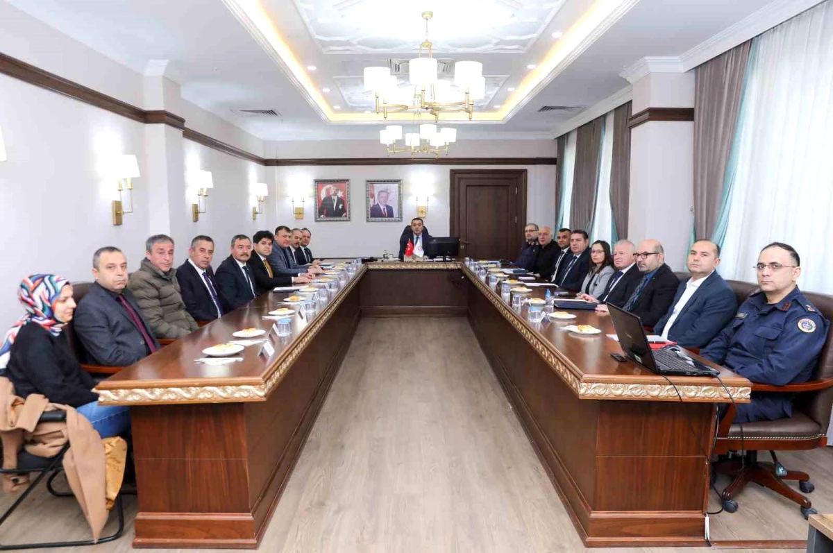 Burdur\'da 2023-2024 Eğitim Öğretim Yılı İkinci Dönemi İçin Güvenlik Toplantısı Gerçekleştirildi