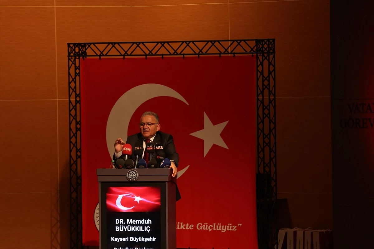 Kayseri Büyükşehir Belediye Başkanı Memduh Büyükkılıç, yeni projelerini tanıttı