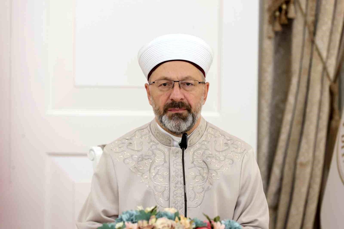 Diyanet İşleri Başkanı Ali Erbaş: Bize düşen batılı iyi tanıyıp hakkı hakim kılmak