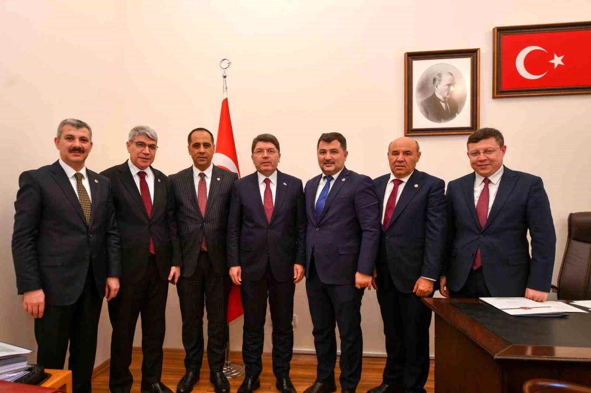 AK Parti Düzce Milletvekili Ercan Öztürk, Adalet Bakanı Yılmaz Tunç\'u ziyaret etti