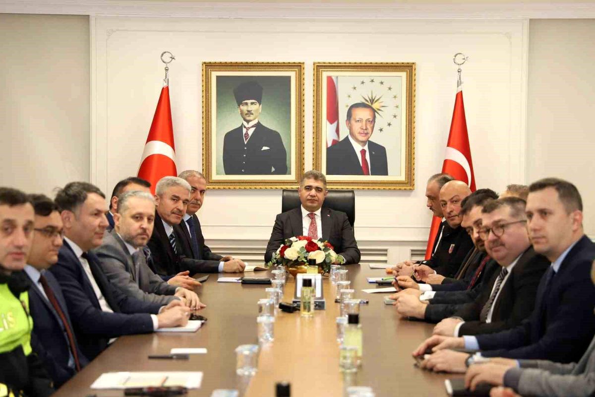 Düzce\'de 2. Dönem için Asayiş ve Trafik Tedbirleri Toplantısı Yapıldı