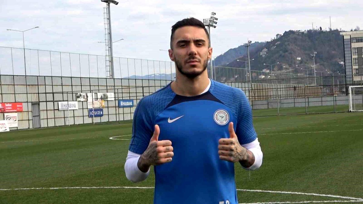 Çaykur Rizesporlu Emirhan Topçu: İçeride de dışarıda da sadece 3 puan için sahaya çıkacağız