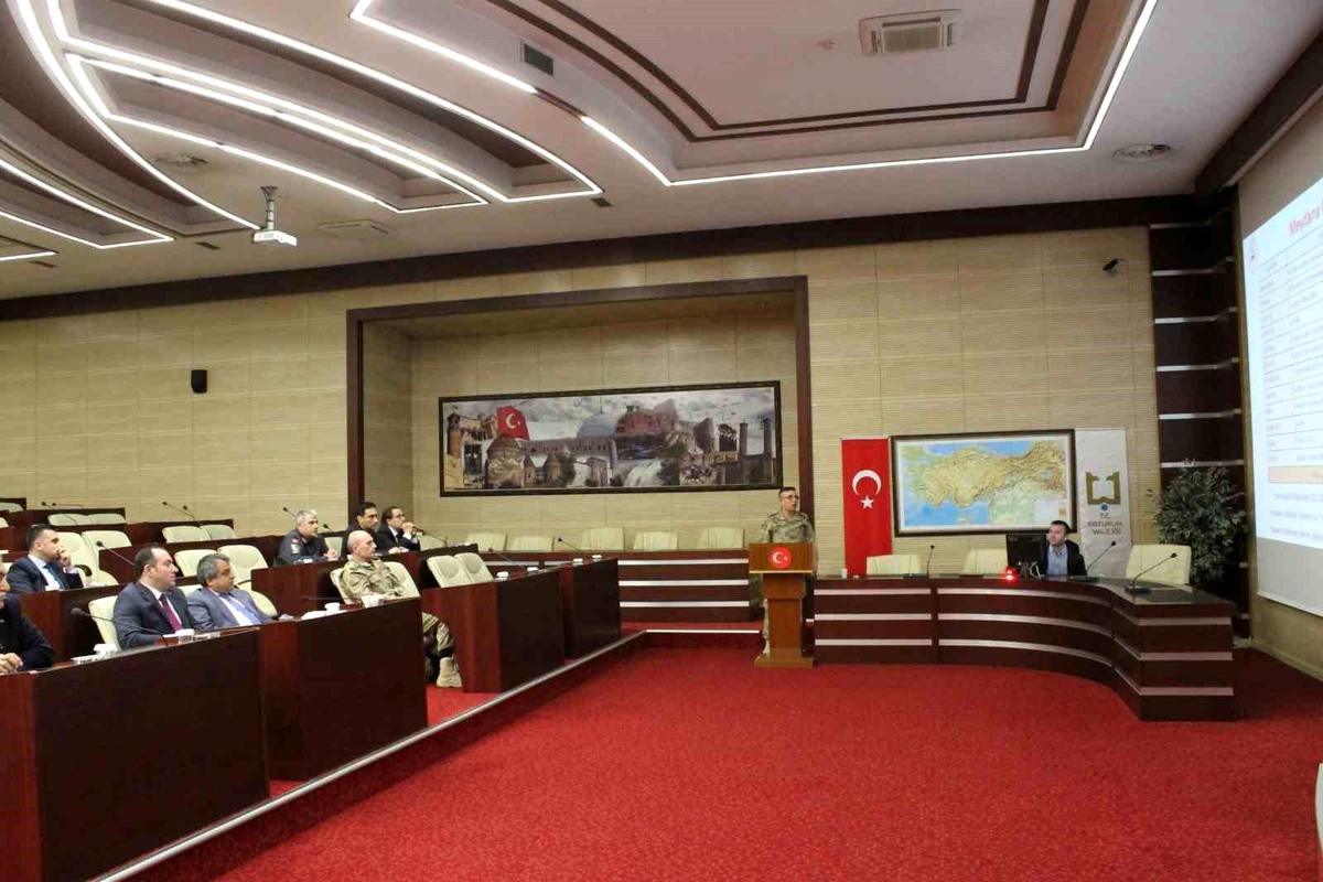 Erzurum\'da İkinci Dönem Eğitim Tedbirleri ve Okul Güvenliği Toplantısı Yapıldı