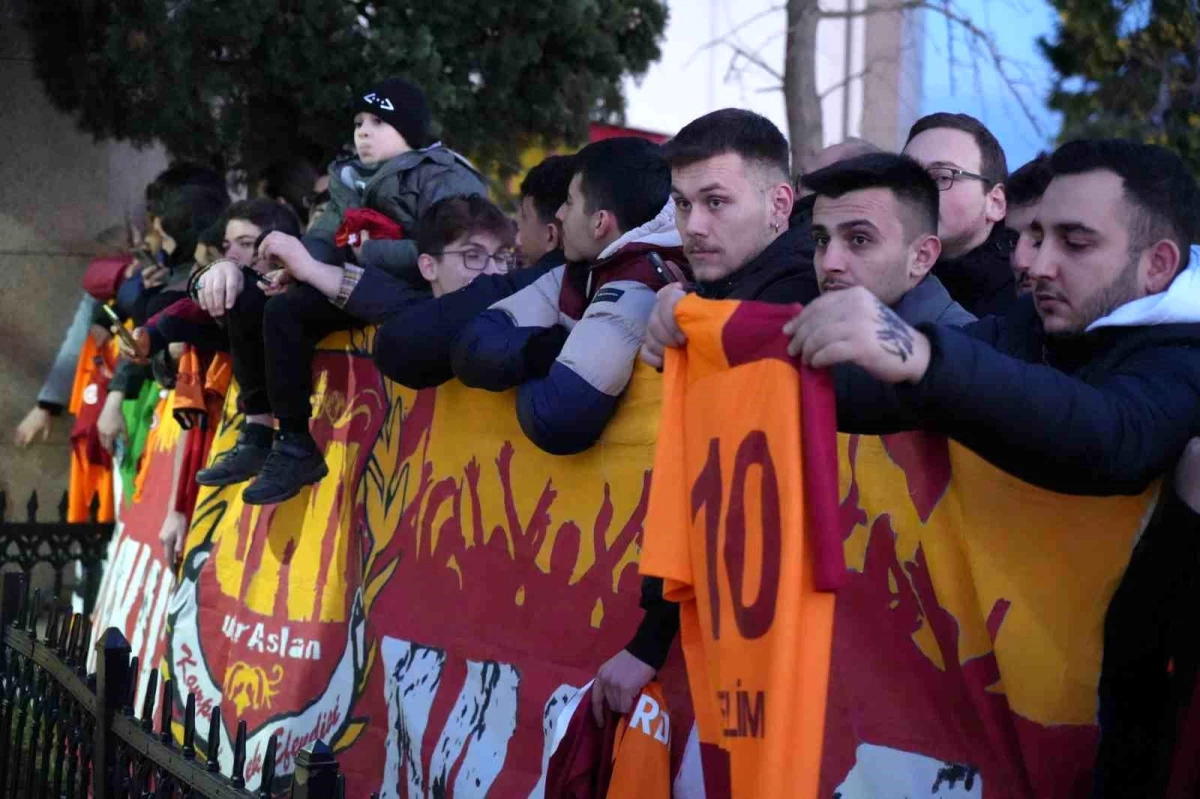 Galatasaray, Samsunspor Maçı İçin Samsun\'a Geldi