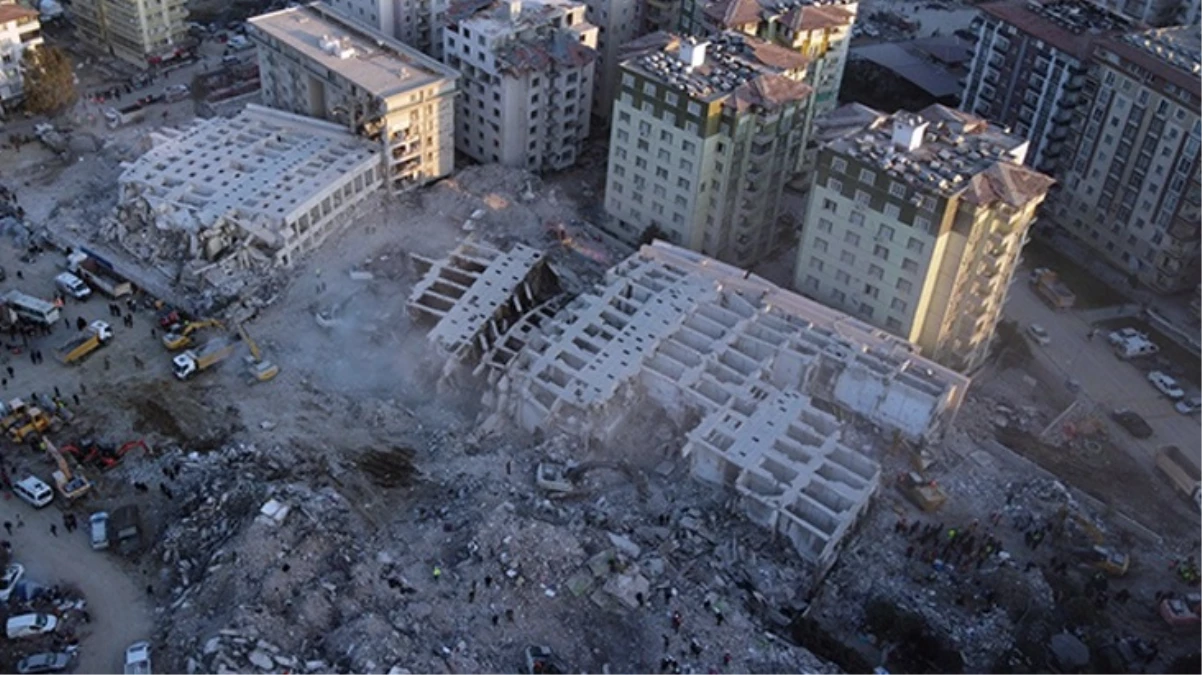 Hatay\'da 269 kişiye mezar olan Rönesans Rezidans\'ın müteahhidinden skandal sözler: Bina yan yattı çökmedi