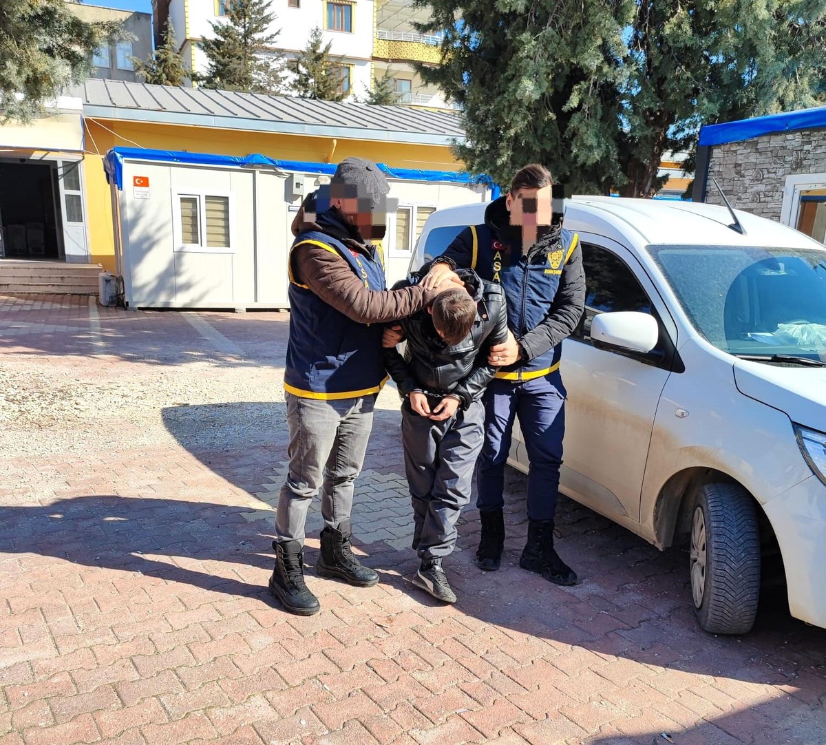 Adıyaman\'da hırsızlık suçlarından aranan 2 şahıs yakalandı