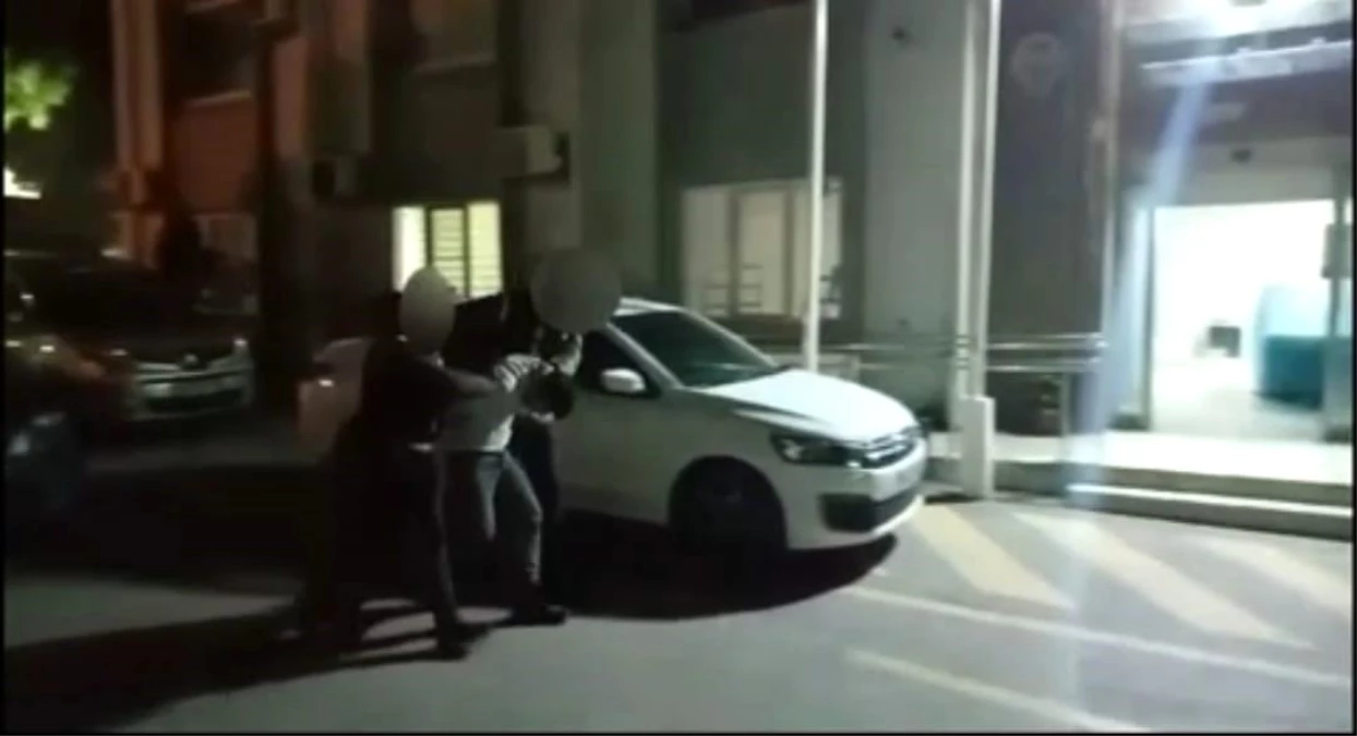 İzmir\'de taksi sürücüsüne saldıran ve gasp eden saldırgan yakalandı