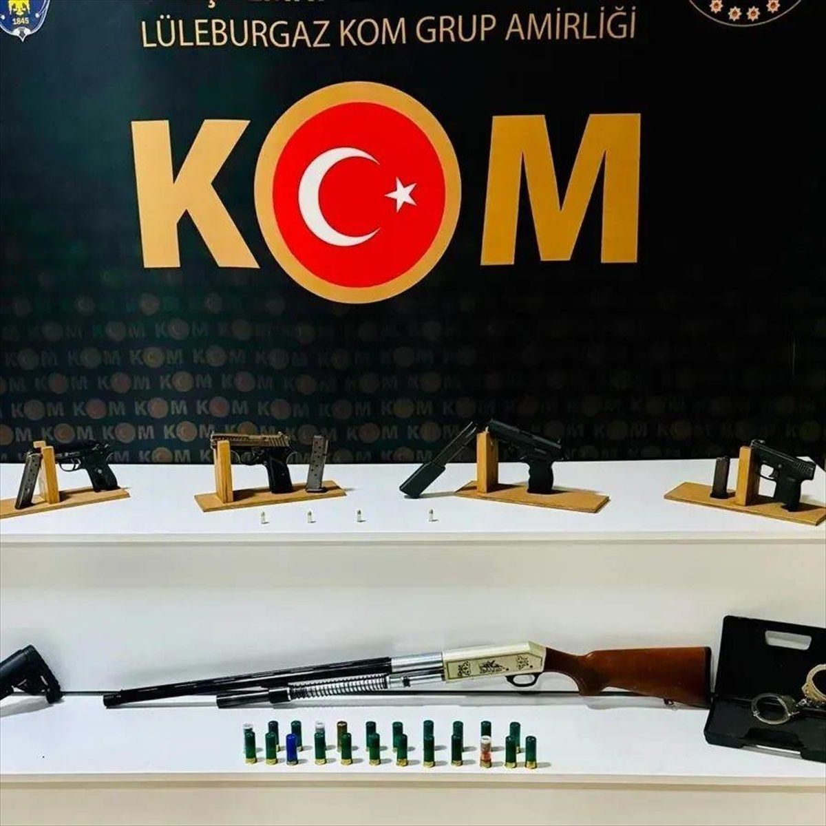 Kırklareli\'nde Sosyal Medya Üzerinden Silah Ticareti Yapan 3 Şüpheli Tutuklandı