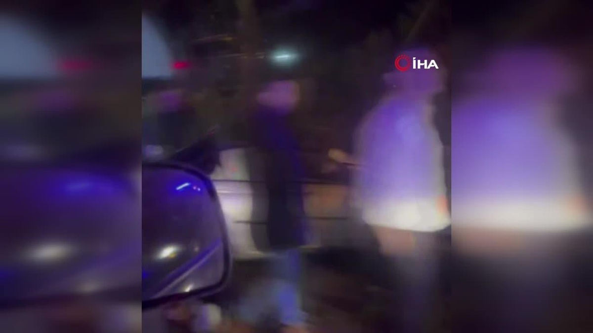Kontrolden çıkarak karşı şeride geçen otomobil zincirleme kazaya sebep oldu