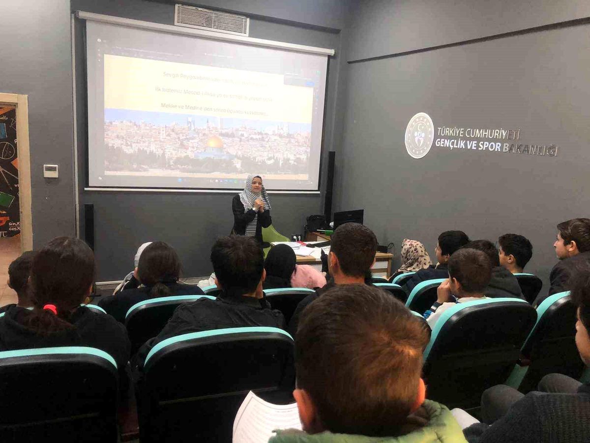 Köyceğiz Gençlik Merkezi\'nde Gençlere Yönelik Ara Dönem Kampı Devam Ediyor