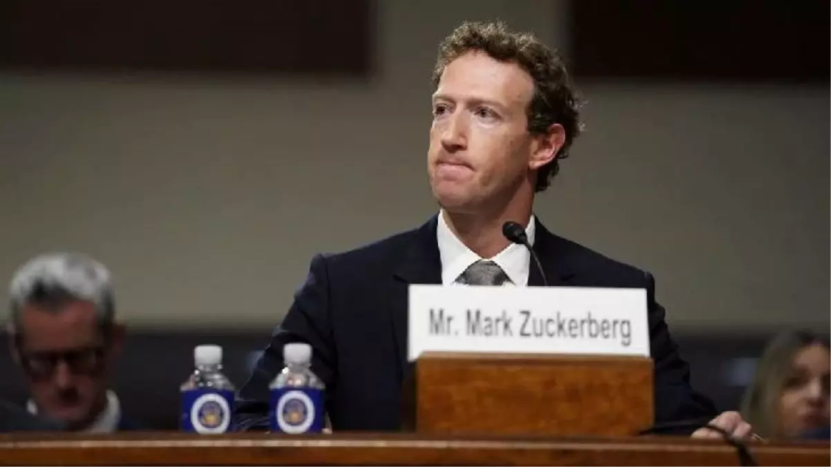 ABD Senatosu\'nda ifade veren Mark Zuckerberg özür diledi