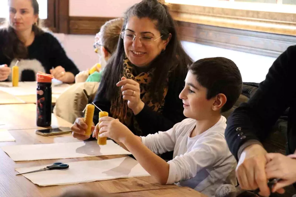 İzmit'te Çocuklar Mum Atölyesinde Eğlendi