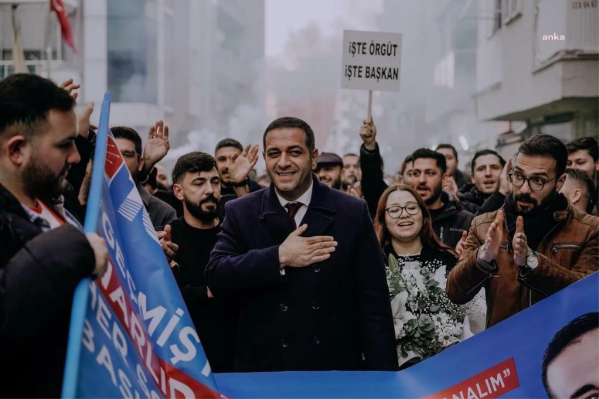 CHP Narlıdere Belediye Başkan Adayı Erman Uzun Coşkuyla Karşılandı
