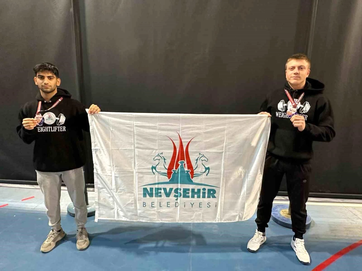 Nevşehir Belediyesi Gençlik ve Spor Kulübü Halter Takımı Sporcuları Bronz Madalya Kazandı