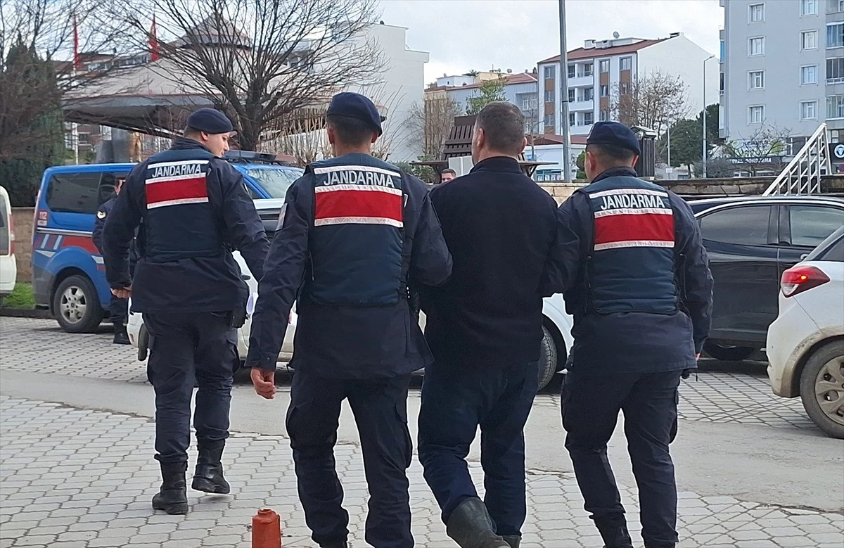 Samsun\'da 17 Kilo 700 Gram Esrar İle Yakalanan Zanlı Tutuklandı