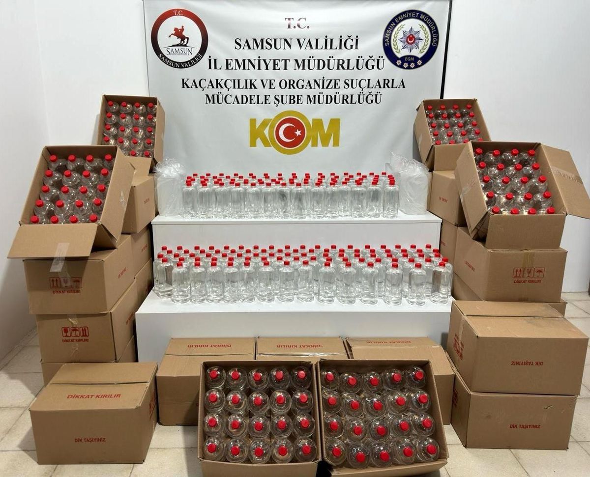 Samsun\'da KOM polisi tarafından düzenlenen operasyonda 860 litre etil alkol ele geçirildi